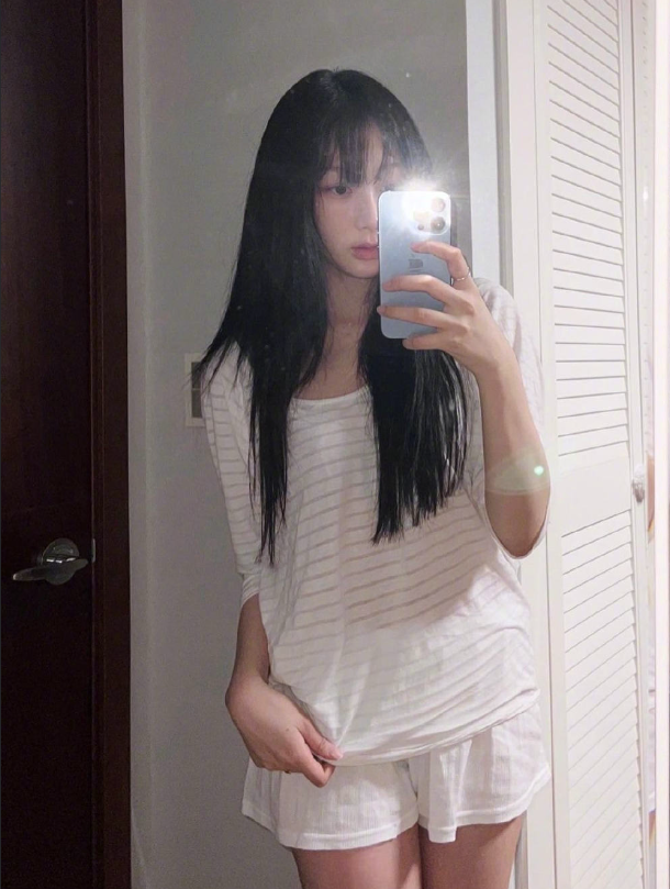 djkghla's tweet photo. 【Theqoo】aespa官推更新成员Giselle照片，软萌可爱的吉吉，i了i了~ https://t.co/WONMO0ofkQ