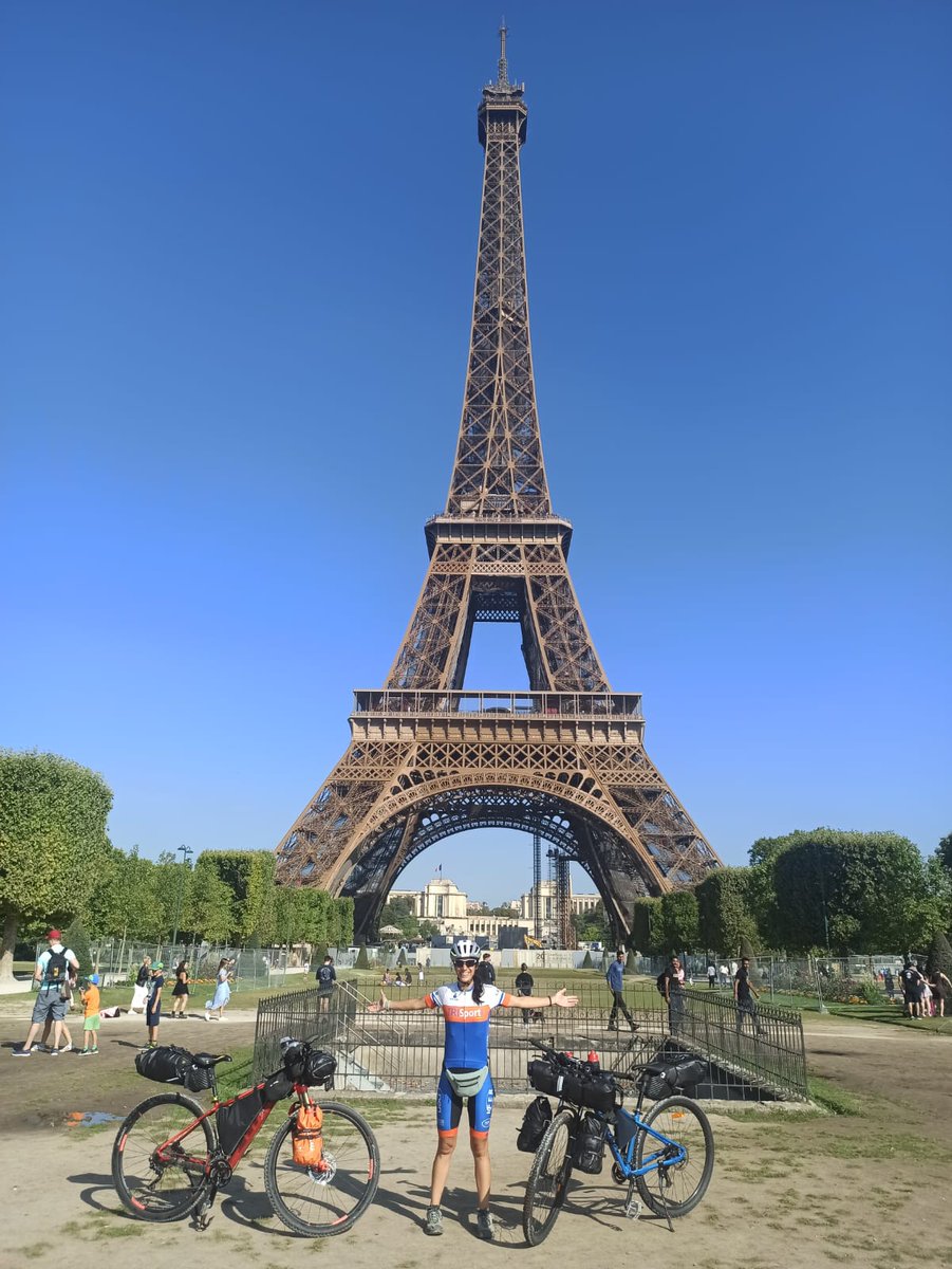 Como cuando te levantas un día y decides irte a París...... en bici !!!!!! Madre mía qué locura Isa 😄 Nos encantan estas cosas #TRISPORTERSPORELMUNDO <a href="/aytogetafe/">Ayuntamiento Getafe</a> <a href="/Industriasifer/">IndustriasIFER</a> <a href="/estudiospepe/">estudiospepe</a> <a href="/opensistemas/">OpenSistemas</a> <a href="/FUNDACIONAUCAVI/">AUCAVI</a>
