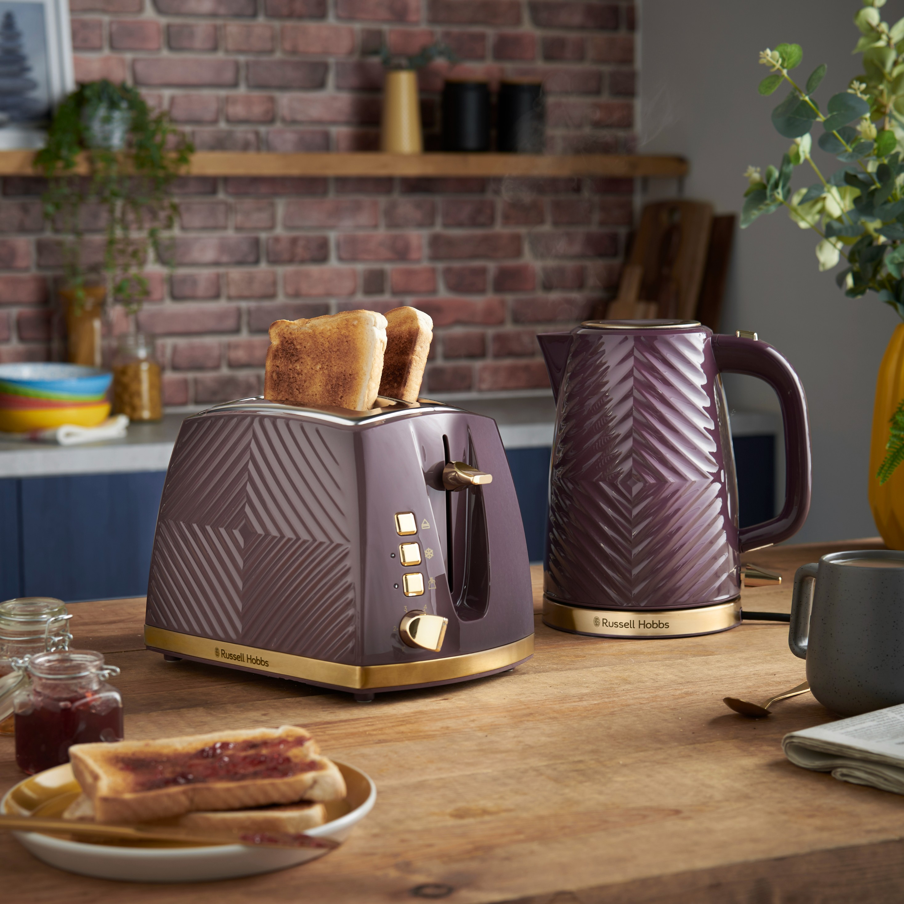 Russell Hobbs on X