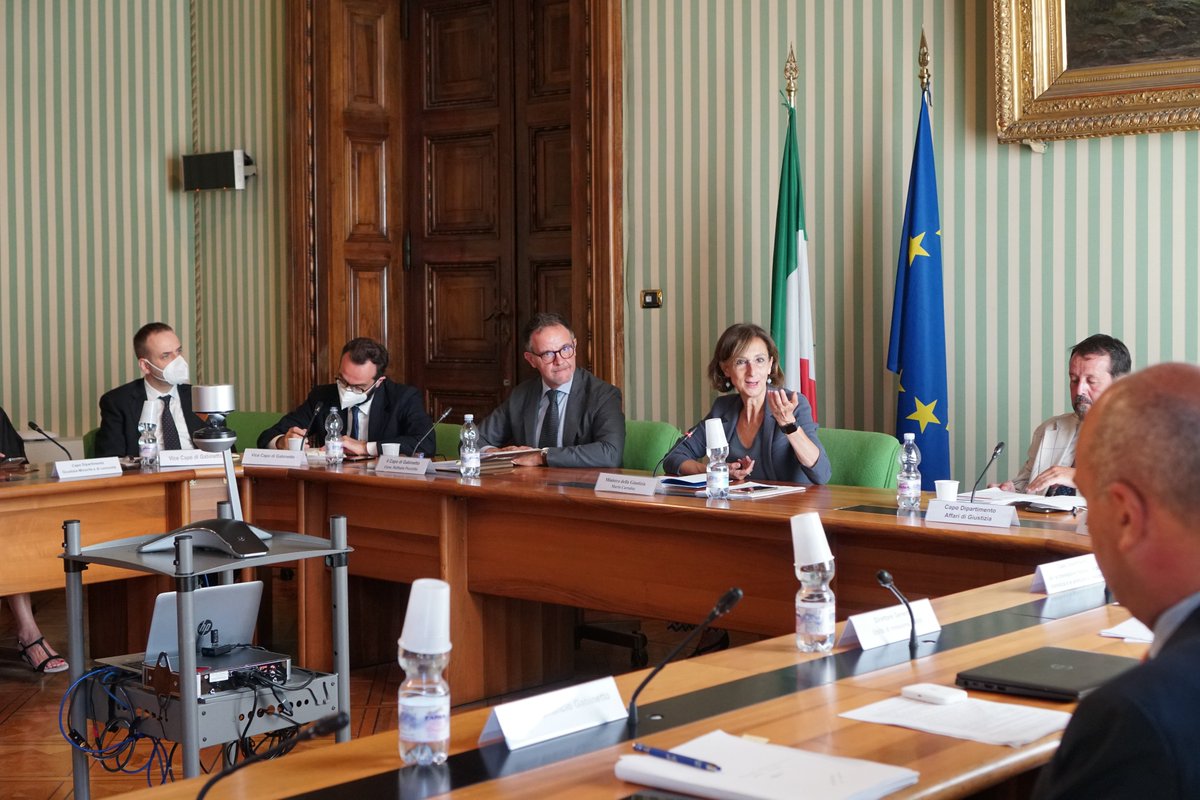 Presentata ufficialmente la Responsabile del nuovo dipartimento del ministero della #Giustizia: sarà Pia Marconi a dirigere il Ddsc, il Dipartimento per la transizione digitale della giustizia, l’analisi statistica e le politiche di coesione

+ info🔗instagram.com/p/Cgg7B0Ijkfu/