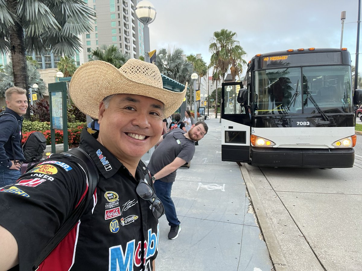 AccordionGuy's tweet image. It begins! I’m one of the “conductors” (coaches) on @StartupBusFL, mentoring the “buspreneurs” (participants) as we travel from Tampa to Austin. #startupbus