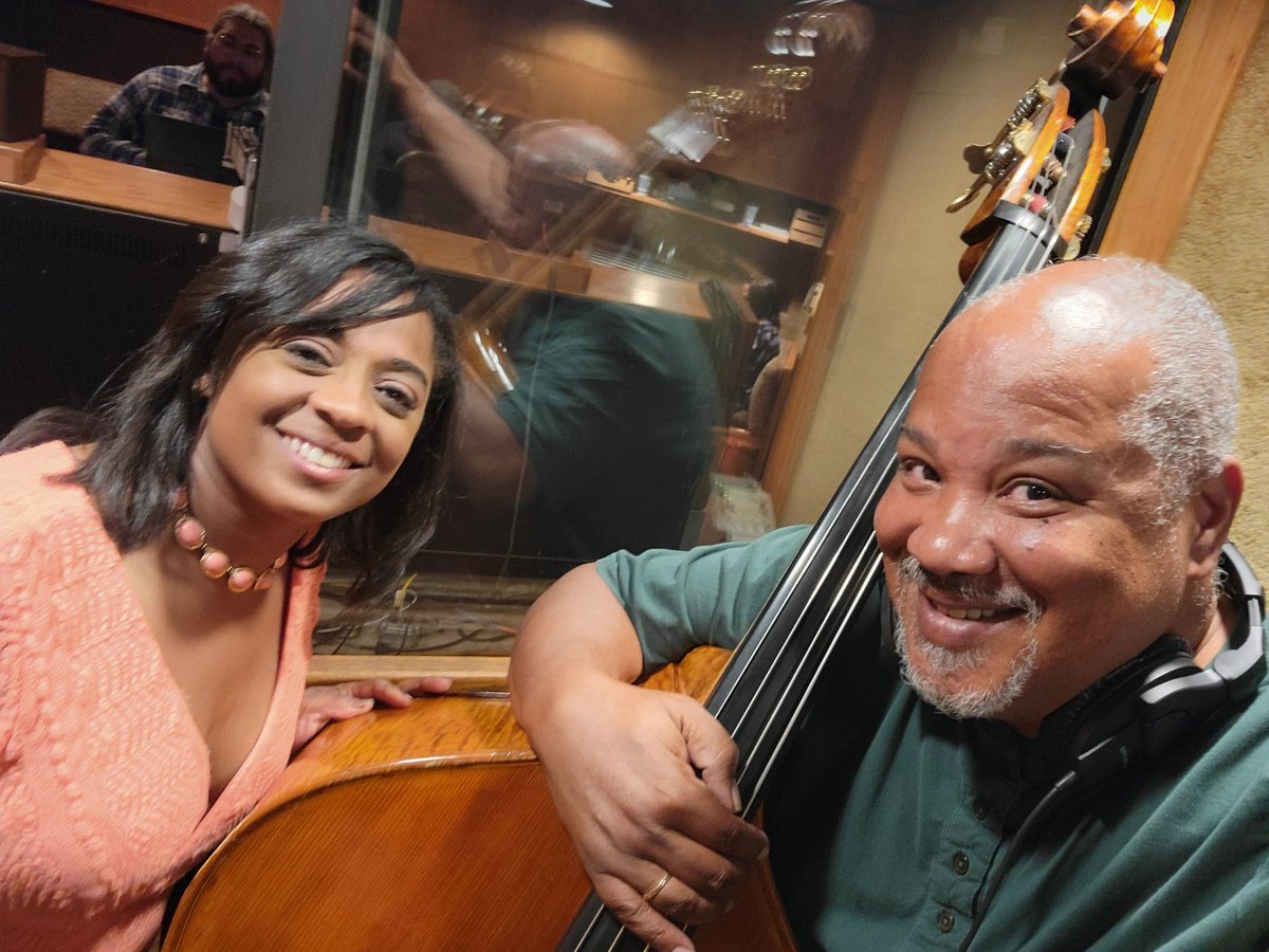 davemarsh62's tweet photo. Wendy B & The Magic Bass
#davemarshmusic #themagicbass #EC3vibe #basstracks #millennialedge #ghostfunk #themagicbasslive https://t.co/9jaJTY8Bf2