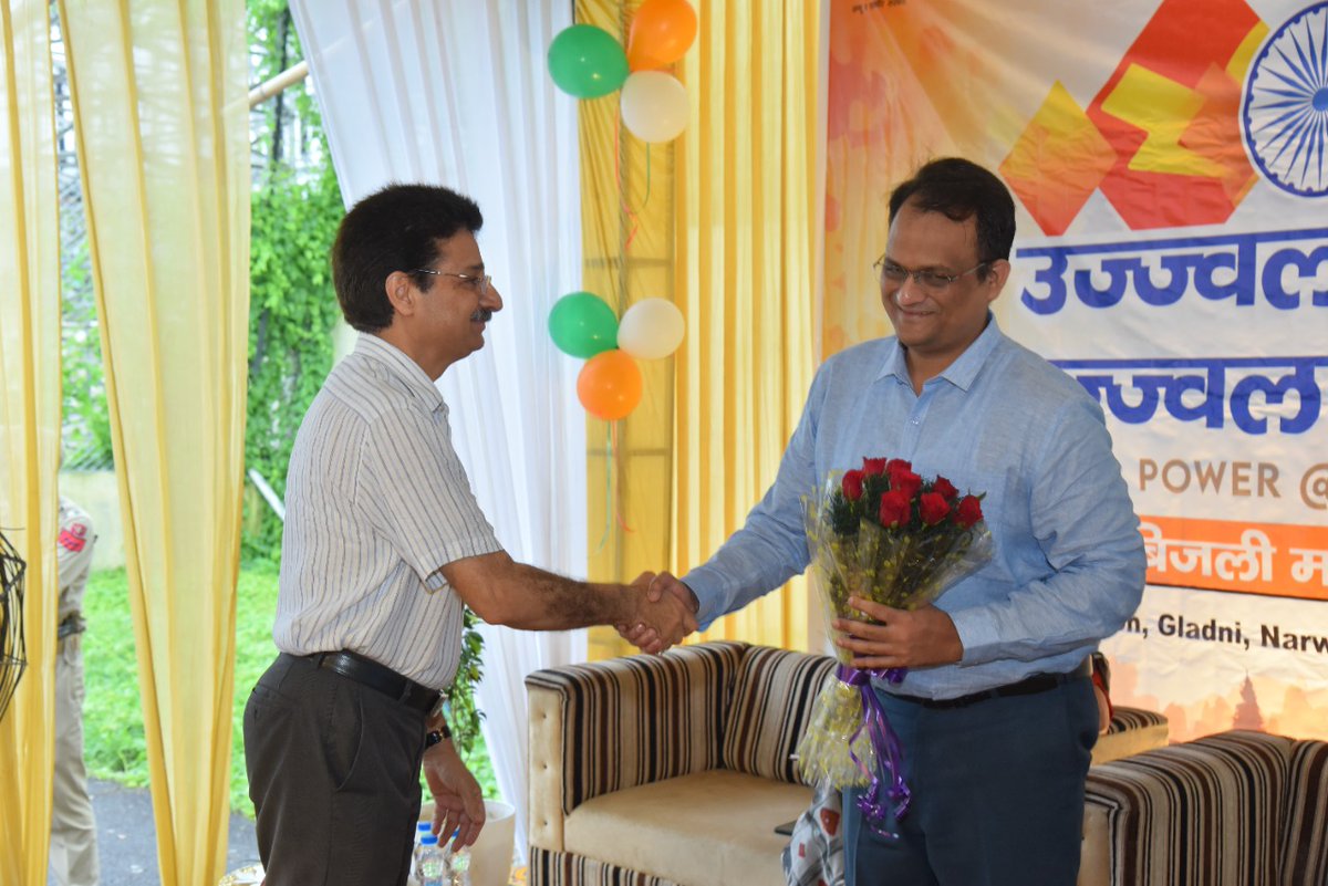 Ms <a href="/AvnyLavasa/">Avny Lavasa</a>, @dcjammuofficial is seen lighting the lamp in presence of the dignitaries during celebration of #UjjwalBharatUjjwalBhavishya Power @ 2047 under #AzadiKaAmritMahotsav today at Gladni Complex
@ShivAnantTayal
@ChairmanJPDCL <a href="/diprjk/">Information & PR, J&K</a> <a href="/infjammu/">Information & PR Jammu</a> <a href="/MinOfPower/">Ministry of Power</a> <a href="/Divcomjammu/">Divisional Commissioner Jammu</a>