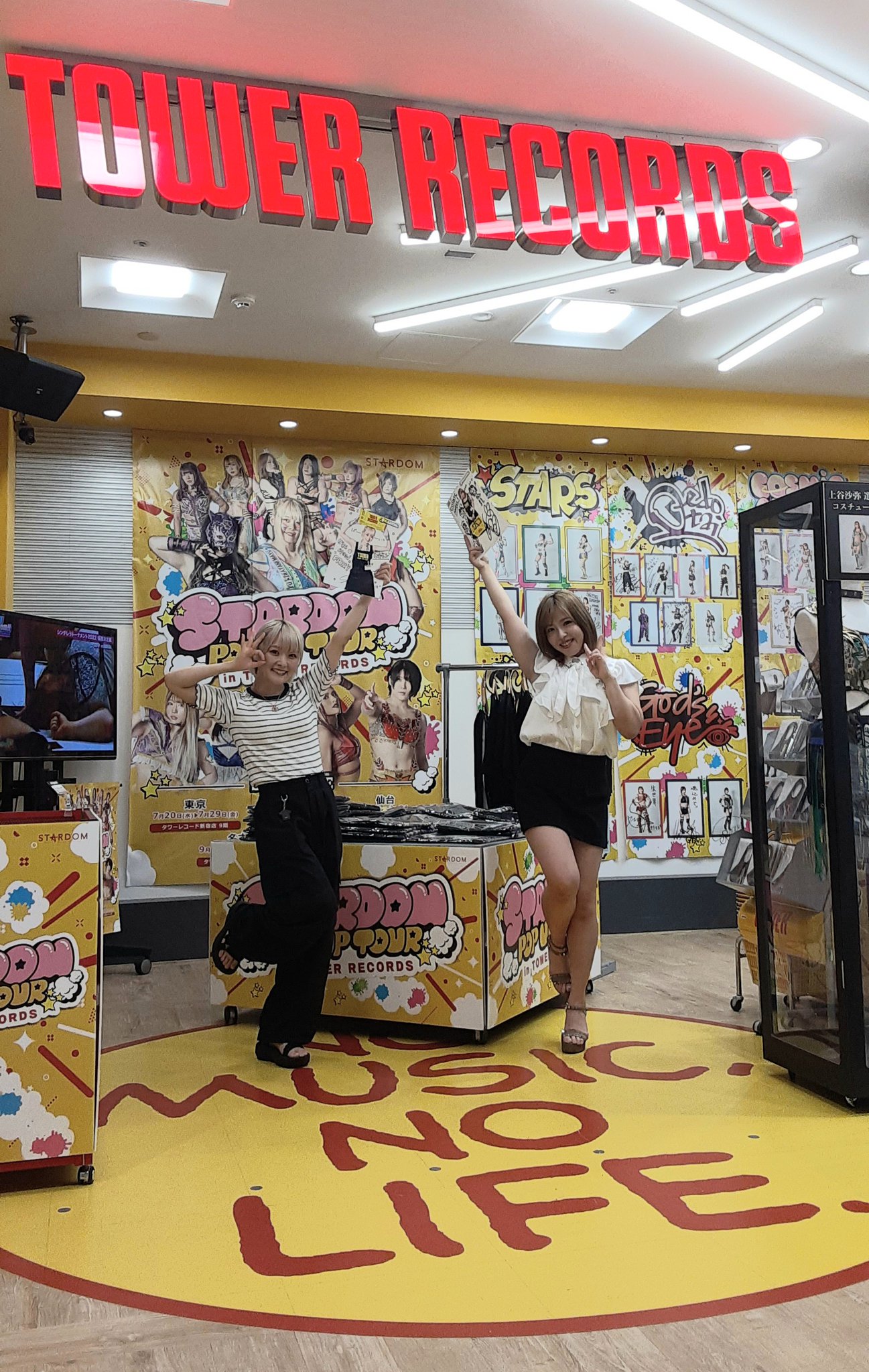 FYqiympVEAES2PW.jpg:large