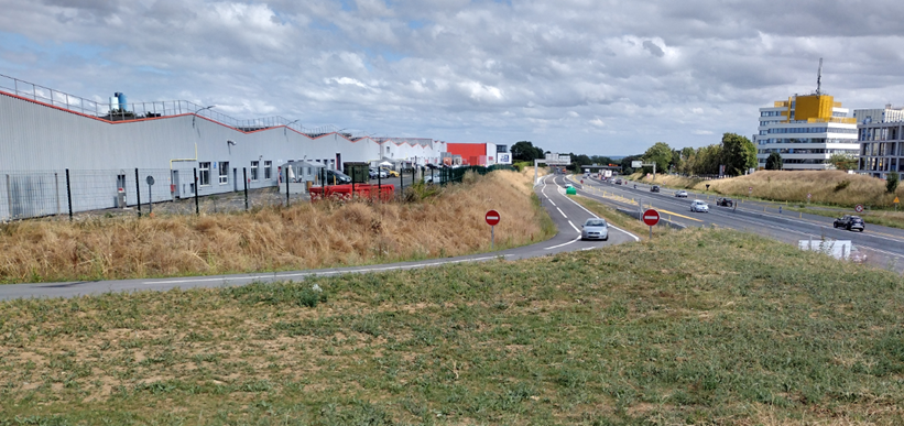 🚗Vous pouvez désormais emprunter une nouvelle bretelle sur le périphérique caennais pour rejoindre la route de Lion-sur-Mer, le @CHU_Caen..
Nommée bretelle Hamelin, du nom de la papeterie située à cette sortie, c'est un véritable atout pour le développement de la zone #caenlamer