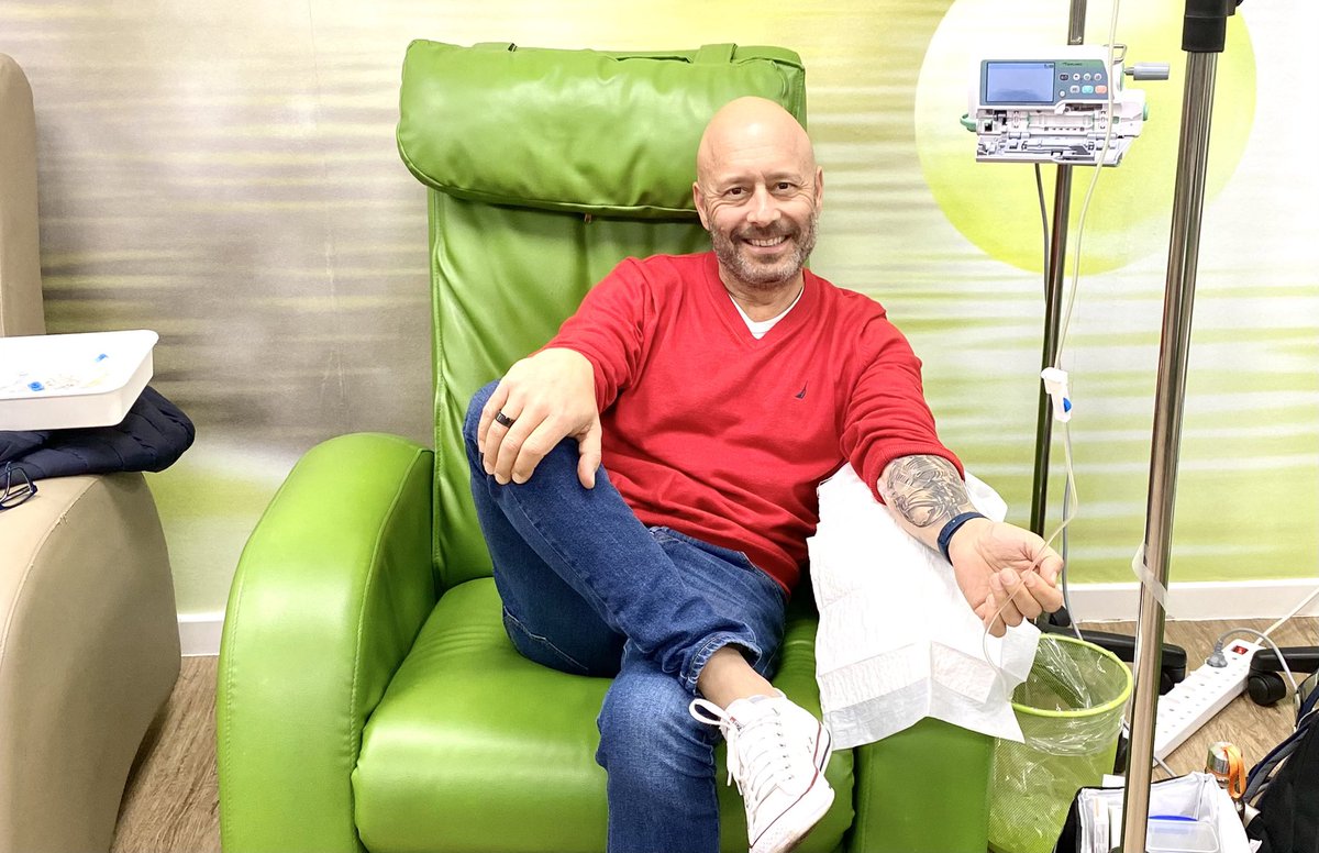 MarkPilgrimZA's tweet photo. Sitting in the oncology chair getting round 7 of the “healing juice” and just received good news… the latest scans show a further significant reduction in the tumors (in size and intensity).  👏🏻😀.

Thank you for your thoughts, your prayers, your messages. 🙏🏻✨ https://t.co/PXynmL4Dr7