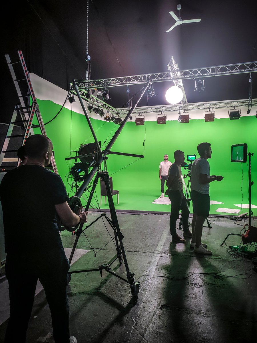 FilmsDissident's tweet photo. Nous avons eu l'immense plaisir de recevoir @Spacefox_shop , les vêtements lunaires du Youtubeur @_Amixem  pour leur toute nouvelle gamme ORGANIC, 100% Coton Biologique. Et pour l'occasion... un compositing fond vert de haut vol sur nos plateaux de tournage !  #spcfx 
6 min https://t.co/KxT3Q8Mqj7