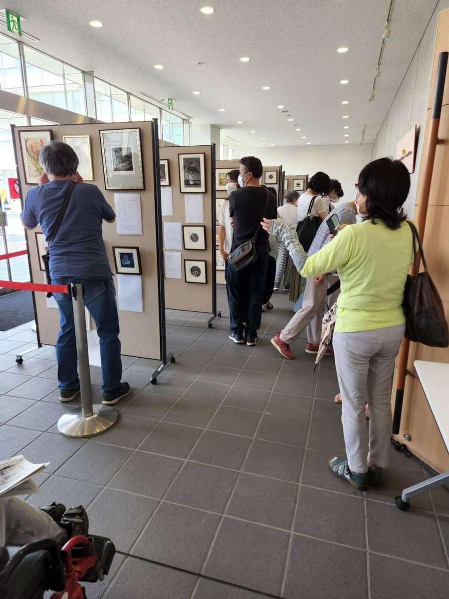 Ida__Iris's tweet photo. Special Charity Exhibitions
"Friends and Ukrainian People" in Ryutsu Keizai University, Matsudo, Japan. #idairis, #hiroakimiyayama https://t.co/4TWvKbMreP