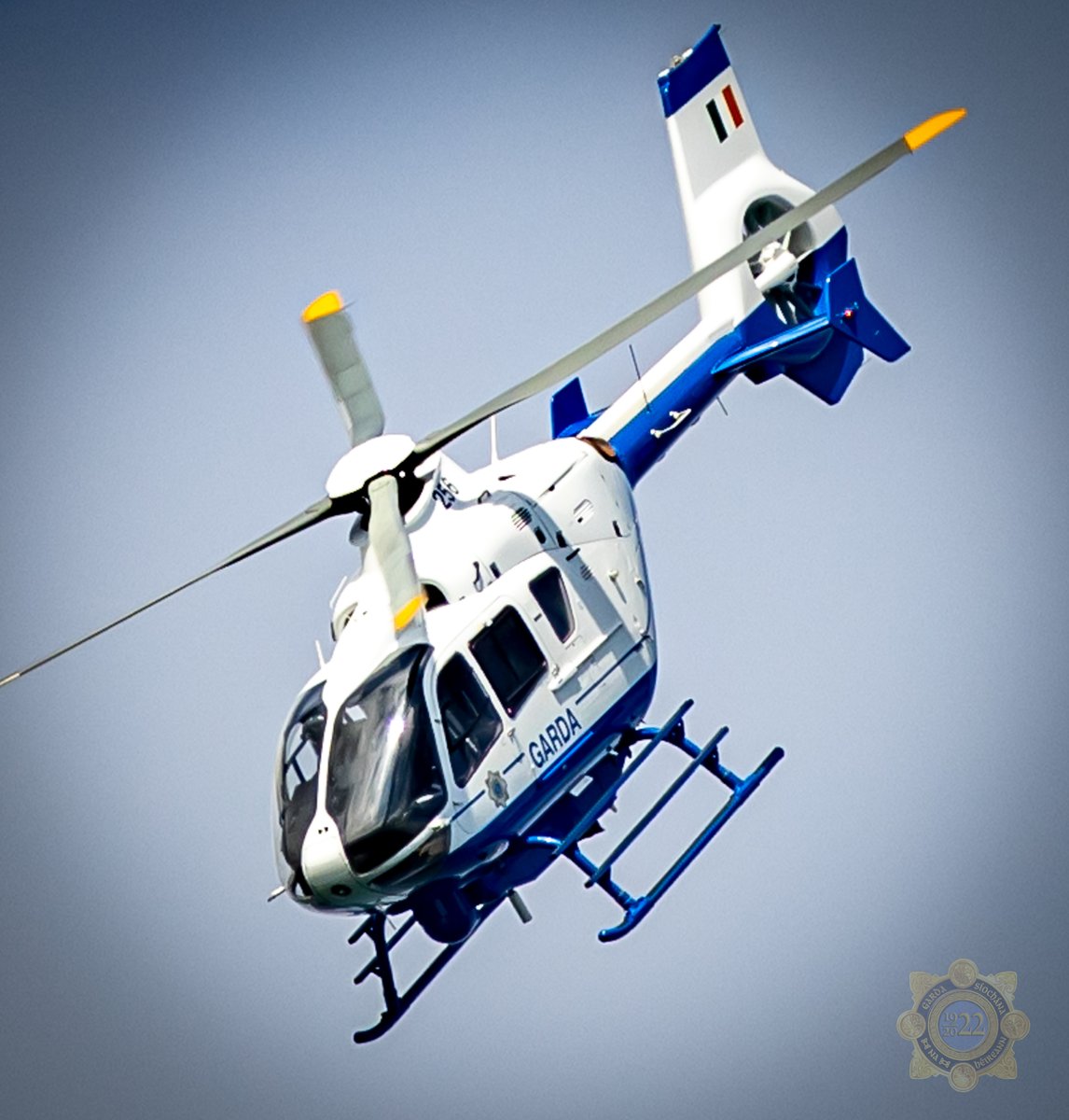 gardainfo's tweet photo. The Garda Air Support Unit with a great aerial display at last week's Bray Air Show.
#GardaAirSupportUnit #brayairdisplay #BrayAirShow #keepingpeoplesafe https://t.co/pNMhNnfgZ8