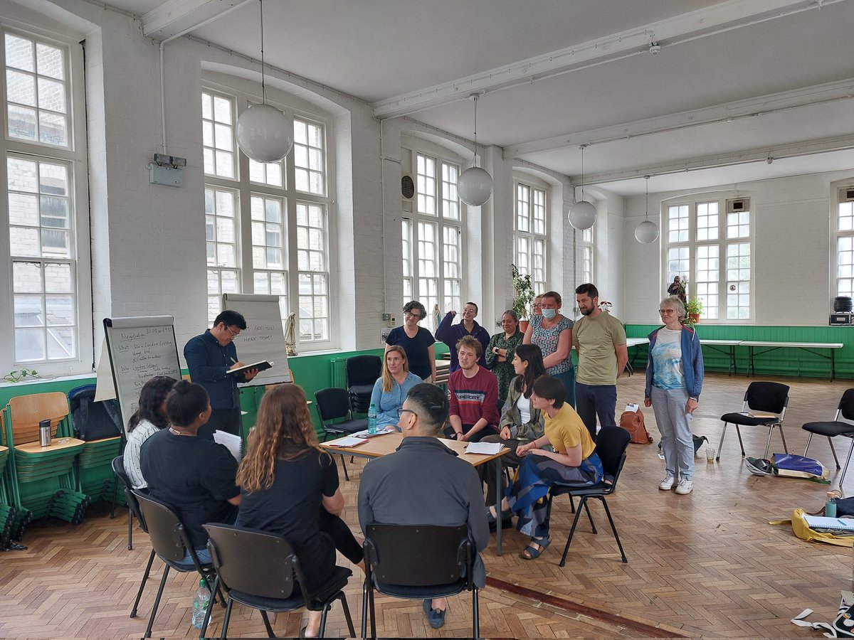 And we're off! Our 'Introduction to Community Organising' training is starting with a bang, learning about the art of negotiation. Representatives from @HackneyFoodbank, @lborolondon, @StPetersDB, @XeniaWomen, @EastEndTrades, @hillsiden7, @HopeChurchIs