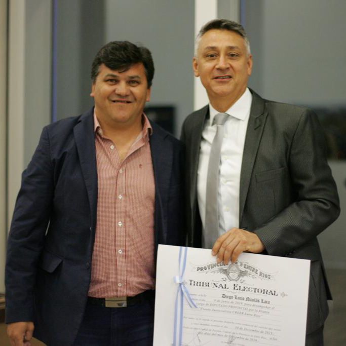 diegoluciolara's tweet photo. Despido con dolor y resignación a un amigo de muchos años. Gracias por tu enorme compromiso con los demás, por tu trabajo incansable y tu militancia. Te vamos a extrañar. ¡Hasta siempre querido Pila! https://t.co/lJ4lQwqAWw