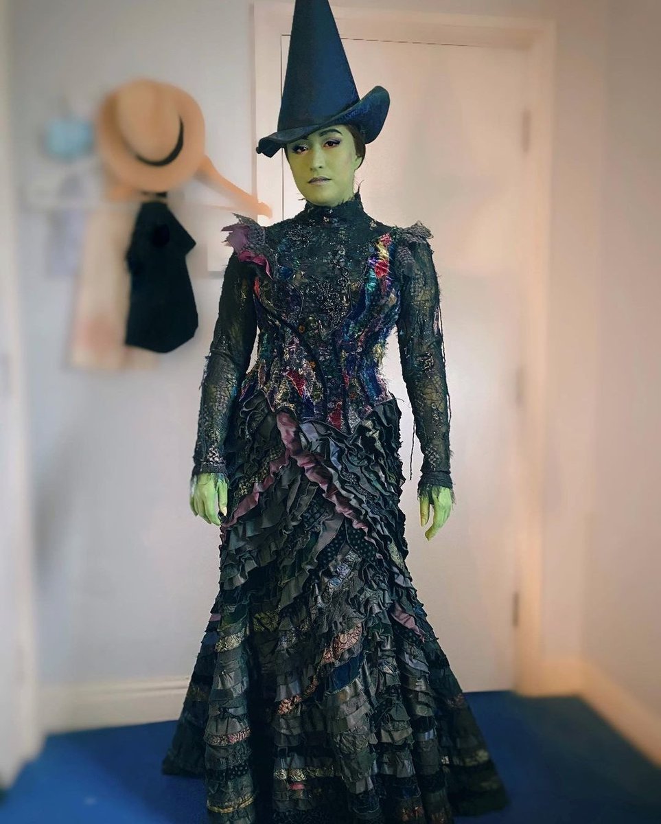 Today will be the DEBUT of Nicola Espallardo (<a href="/NicEspallardo/">Nicola Espallardo</a>) in the role of ELPHABA at <a href="/WickedUK/">Wicked UK</a>! #2ndcover #debut
