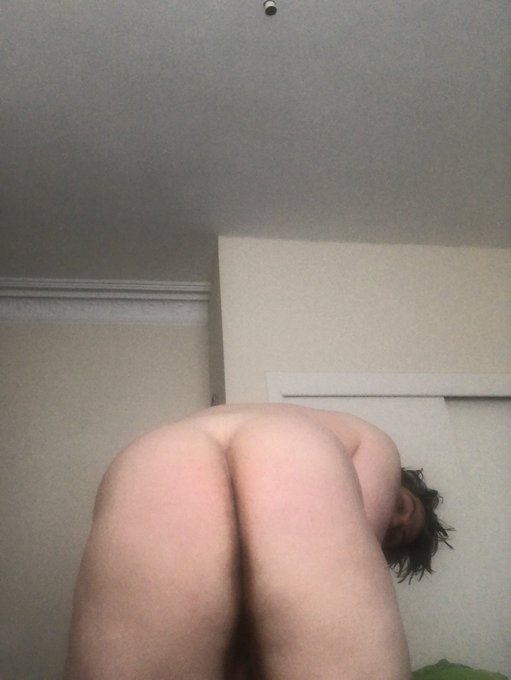 Happy hump day 😜 #nsfwtw #nakedisbetter https://t.co/o3z1VBqdQk<a href="/tag/nsfwtw"class="tags">#nsfwtw</a><a href="/tag/nakedisbetter"class="tags">#nakedisbetter</a>