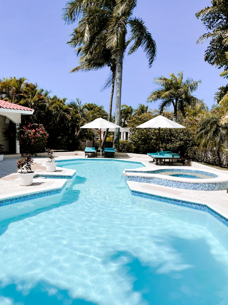 Experience the royal treatment at The Crown Villas!  ⁣⁣
⁣
The Crown Villas offer classic Mediterranean-style services and ultra-luxury features beyond compare.  

#villas #travelluxe #liketotravel