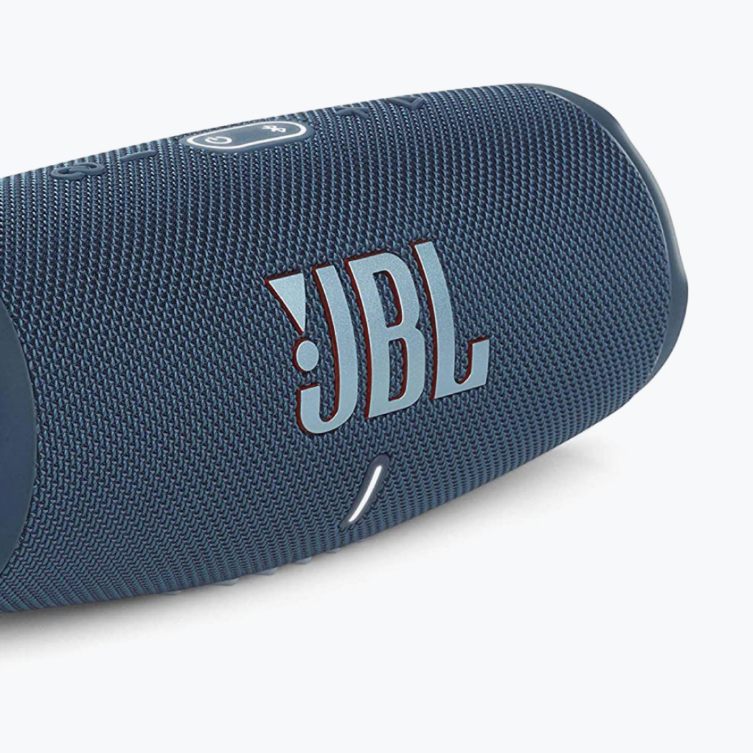 StyleStoreAr's tweet image. Llevá tu música donde vayas con el #JBL #Charge5 🎵 Con este increíble #parlantebluetooth podés disfrutar hasta 20 horas de reproducción y una práctica batería integrada para cargar tus dispositivos en cualquier lugar.
Conseguilo en 12 cuotas sin interés. bit.ly/3OGkMAV