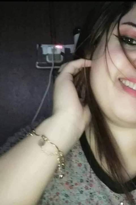 اجيبلك 

كباب وببسي وخبز حار وتحبني 
 ها شكلت 😁🙂🤦💘