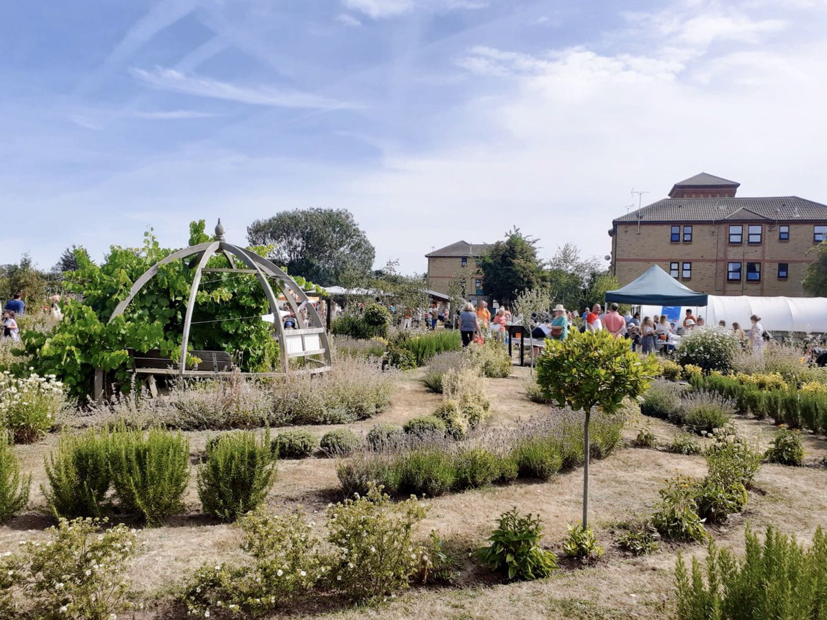 Lovely afternoon at the @trustlinkscharity #GrowingTogether summer fayre. The guys here are so lovely & we at Great Wakering Co op love to support them. Remember, every time you scan your member’s card, money is funded to this community group 💚
#coop #memberpioneer #itswhatwedo