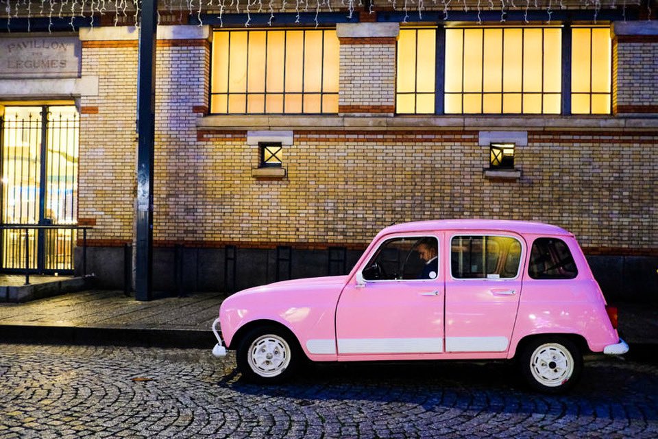 Renphotographie's tweet photo. Bonbec.
#renault #4l #rose #pink #bonbec #nuit #rennes #bonbon #renanperon #streetphotography #photography #photographie #photooftheday https://t.co/eBdUOlkTfP