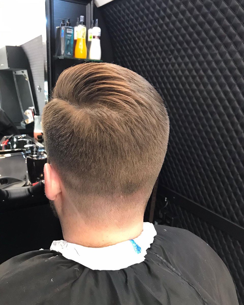 barbermobileoy's tweet photo. Vielä on kesää jäljellä! ☀️ Varaa aika hiustenleikkaukseen timman kautta. 💇‍♂️

Enjoy the rest of the summer ☀️by getting fresh haircut 💇‍♂️ 

#barbermobile #barbervan #mobilebarber #barbershop #salon #parturi #vielaonkesaajaljella #suomenkesa #kesaloma #kesa #finland #helsinki https://t.co/ELhYnFftpe