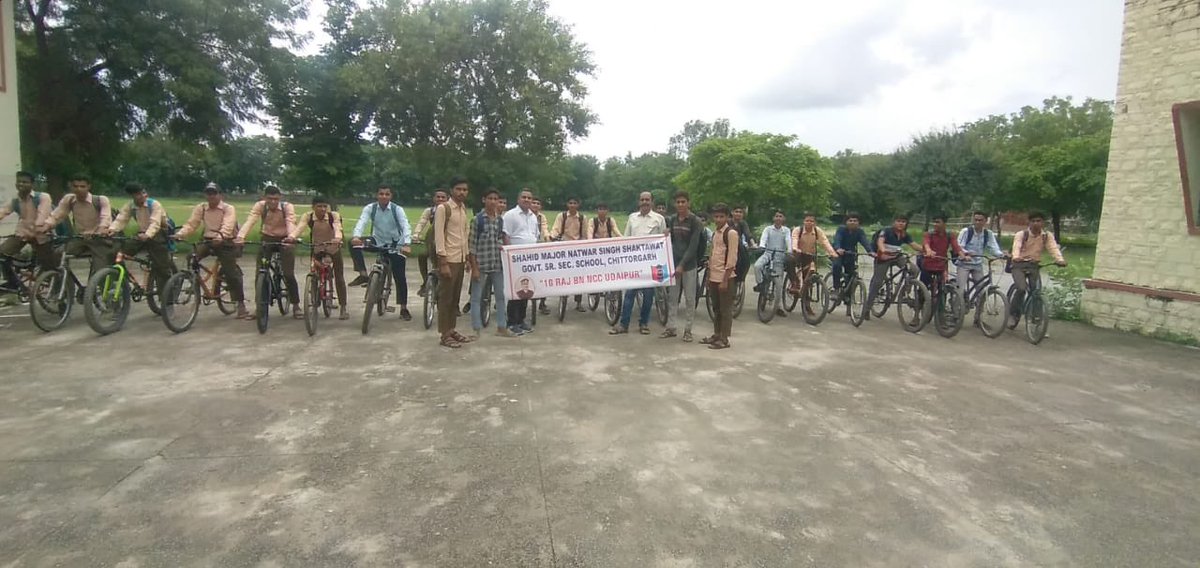 NCCDteRajasthan's tweet photo. Real heroes dont have name on the back of their jersey,they wear their country's flag! Salute to all those real heroes who were in -KARGIL WAR
July 26- Kargil day solemnized by SMNSS govt. Sr. Sec. School,chittorgarh 10 raj ncc bn
@HQ_DG_NCC @SpokespersonMoD @drajaykumar_ias https://t.co/FcIuDe1E7Y