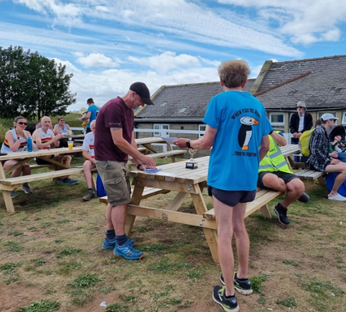 ClaremontRR's tweet photo. Sarah, having a dance at the end. Loving the Running Top #PuffinPower Photos of phototaking #familyDayOut All the fun of the Coastal Run #skybluesBrilliant https://t.co/3pauS1MSNI