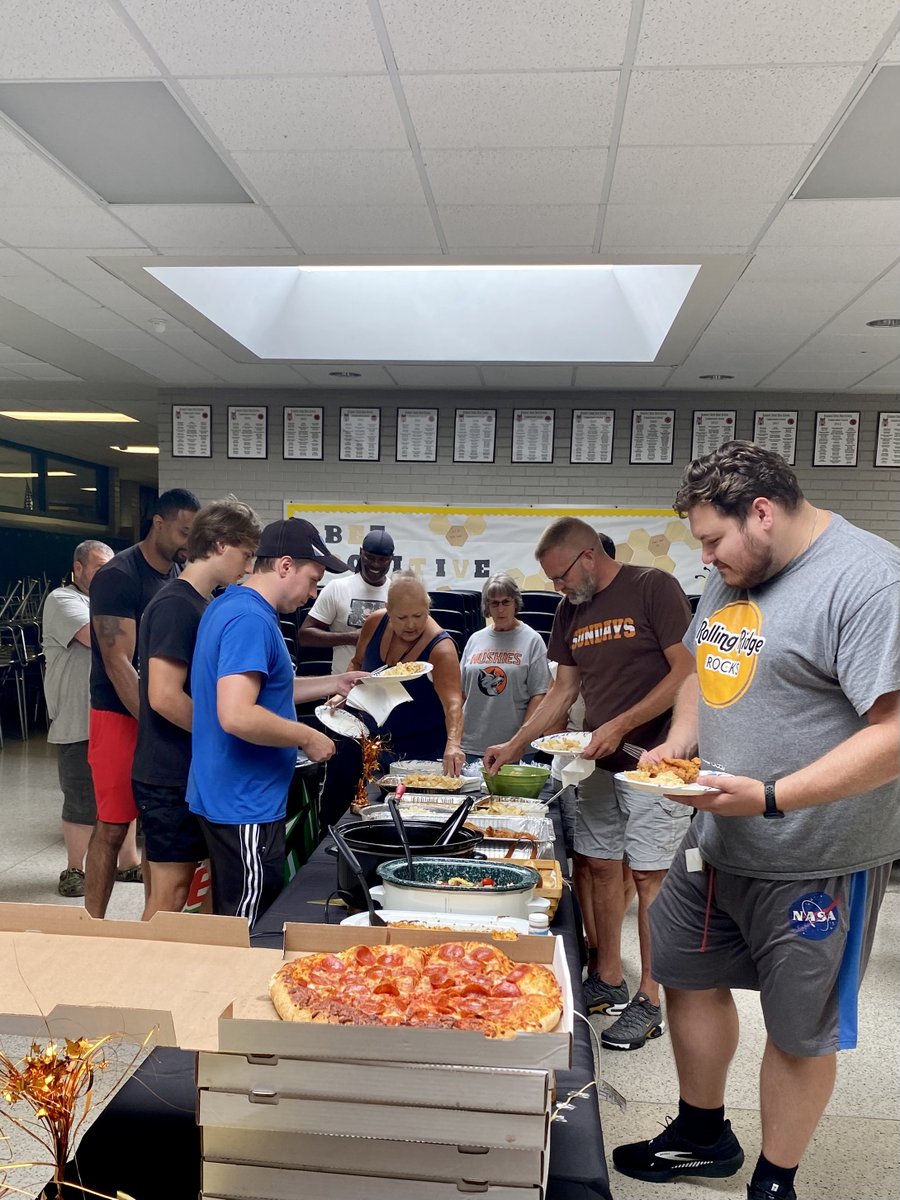 HCSDHuskies's tweet photo. Our annual Custodian Appreciation Luncheon for these AWESOME people. What they do each day for our students is very much appreciated. Thanks to the BEST custodial crew around!! #HCBeTheOne 🧡🖤🐾 https://t.co/VQ5gAyYeBt