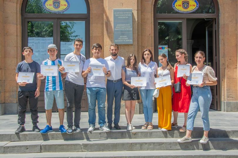 polytech_am's tweet image. 💡Ինժեներական մարտահրավերների և դրանց լուծման խաչմերուկ՝ Պոլիտեխնիկ․ ՀԱՊՀ-ում անցկացվել է «Այլընտրանքային էներգետիկա» ամառային դպրոցը

➡️ bit.ly/3b364GM

#Պոլիտեխնիկ #Polytechnic #tech #education #summerschool