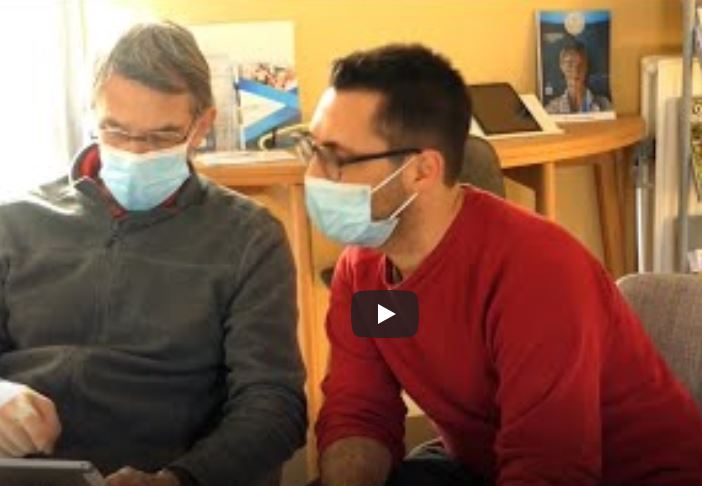 FondationAfnic's tweet photo. [Vidéos] Découvrez le projet lauréat TOURN’ÂGE dédié à l’appropriation d’aides technologiques et connectés pour les #seniors et leurs aidants https://t.co/ewWp6XeeEc

#Entraide #Solidarité #Numérique https://t.co/zhjzQl9MLA