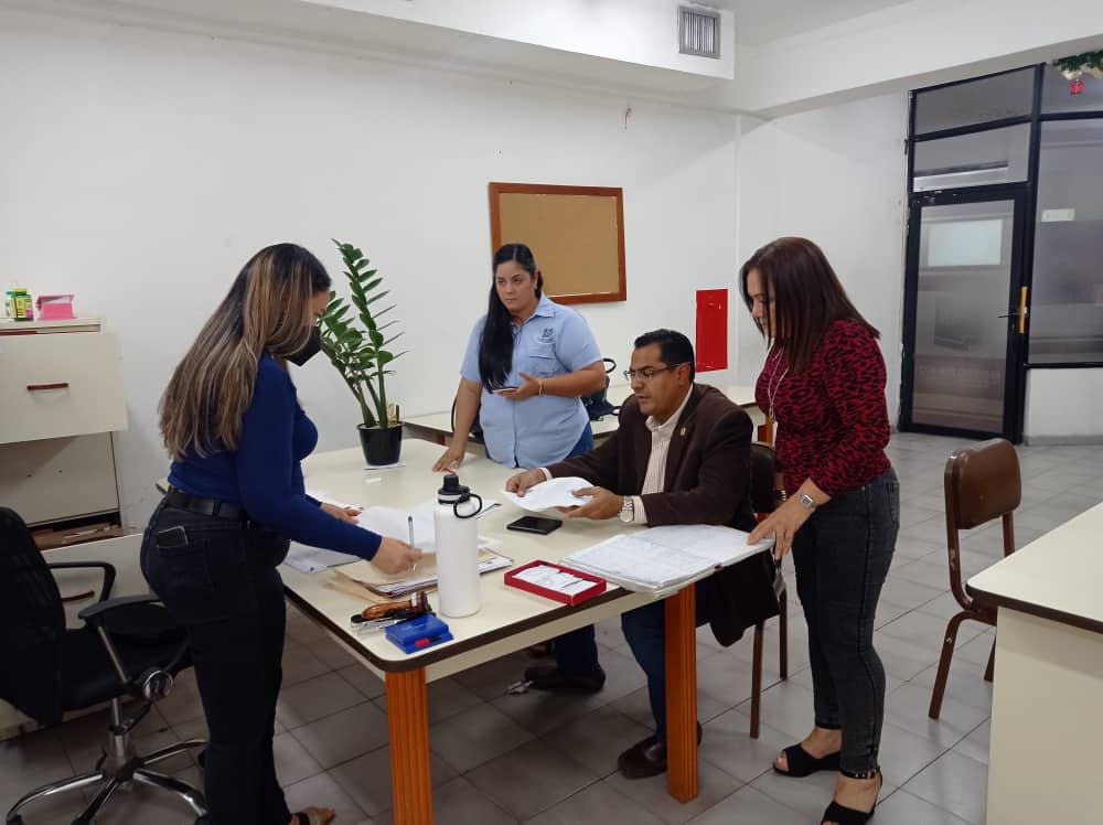 GonzalesNeiver's tweet photo. pues en nuestra gestión creemos en una sociedad de propietarios y lo hacemos a precios solidarios y sin mirar el color o ideología política del vecino que lo solicita. 

En la @mcboalcaldia el único requisito para optar por un beneficio, -2/ https://t.co/e55LyW0XPB