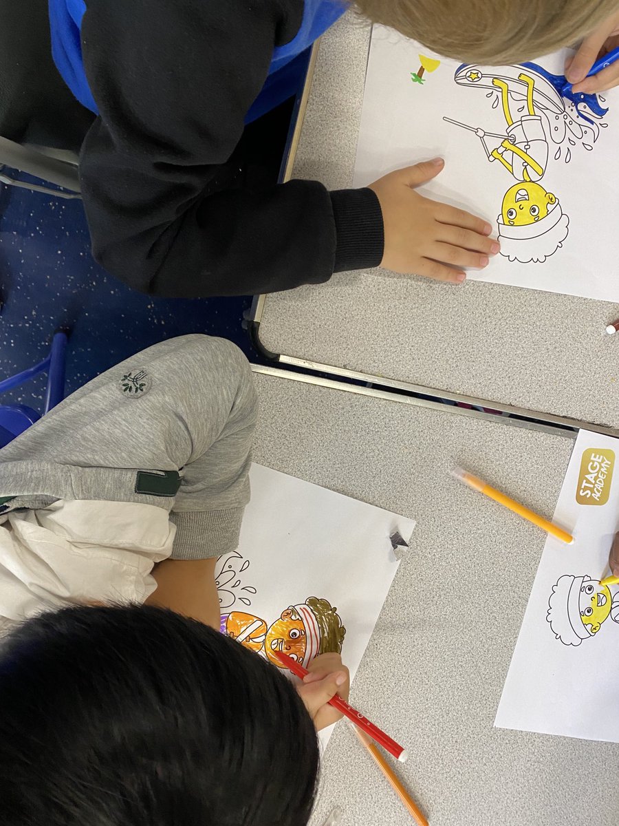 Another brilliant day of creativity at KTCC with the wonderful ⁦<a href="/stageacademyuk/">Stage Academy</a>⁩ - providing activities and tasty food for low income families as part of #HAF2022 with ⁦<a href="/Young_Camden/">Young Camden Foundation</a>⁩