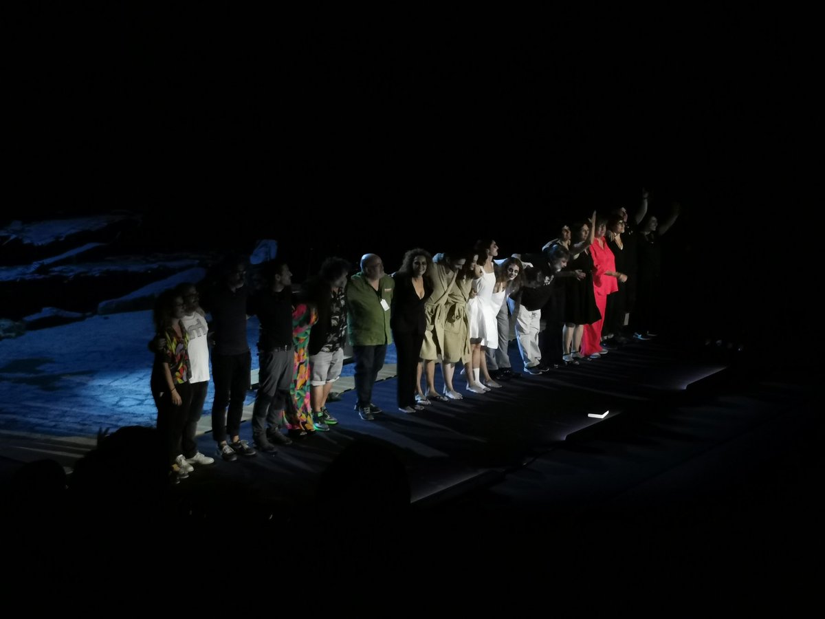 helmartorell's tweet photo. "Rebelarse es caer, levantarse y volver a luchar".

Tancar la temporada així...
😍 Al @grecfestivalbcn
😍 Amb una meravella com #ParaísoPerdido dirigida per Andrés Lima

Menció especial a @cristina_plazas, GEGANT!

👏👏👏👏 https://t.co/f1vrRIqAfG