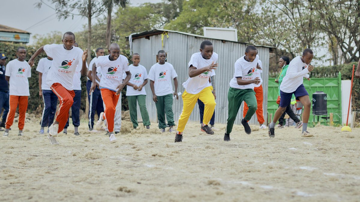 Earlier today at Ofafa Jericho High School. Warming up the weather with the amazing young Champs! They ran fast and  won the day first!!

#makingchampsoftomorrow #ministryofsportskenya