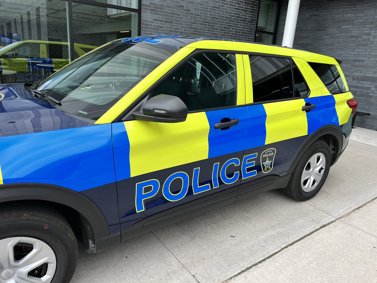 A new, highly visible #police cruiser from @BarriePolice. Nice!