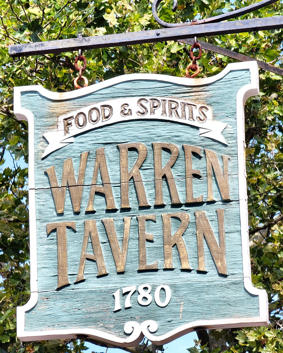 Warren Tavern, founded in 1780 in Charlestown, is the oldest tavern in Massachusetts, still in its original building and location.

Guests of Warren Tavern:

Benjamin Franklin
Paul Revere
George Washington

🍺