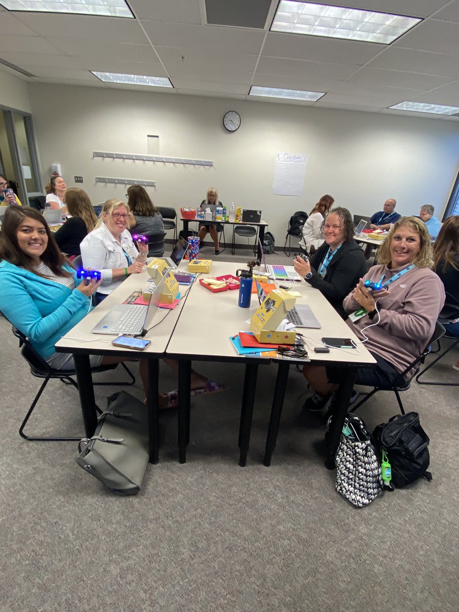 kassabv's tweet image. Learning to code our Yahboom Tiny:bit Smart Robots and tying it into CS Fundamentals lessons with @smitka313 and @SquareOneNet #MiCoding  #MiSTEM #MiCSTA