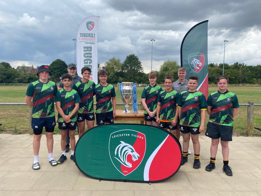 LeicesterTigers's tweet photo. Chester Owen and Finn Carnduff visited youngsters at this week’s Tigers Rugby Camp at Shipston-on-Stour. 

#TigersFamily 🐯 https://t.co/Lp9Hv4gyYI