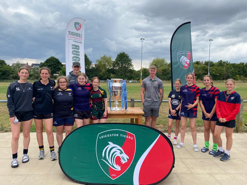LeicesterTigers's tweet photo. Chester Owen and Finn Carnduff visited youngsters at this week’s Tigers Rugby Camp at Shipston-on-Stour. 

#TigersFamily 🐯 https://t.co/Lp9Hv4gyYI