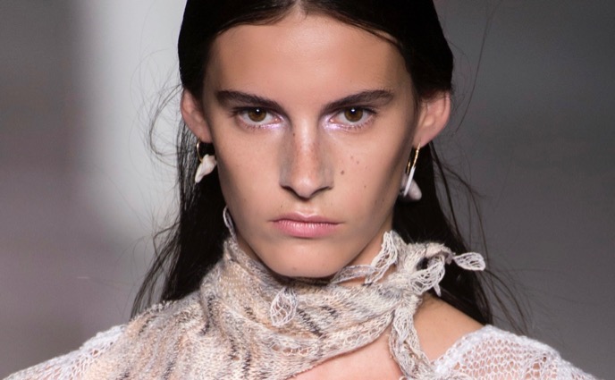 It's totally worth buying a professional spray tan mister. #spraytan #tan #beauty 
totalbeauty.com/content/blog/p…