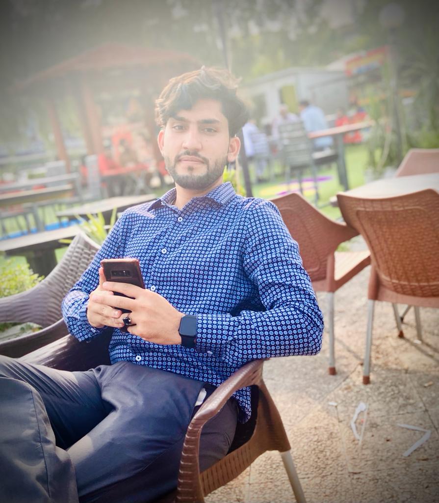 safi_mudassir's tweet photo. A short visit to ICT 
Celebrating PTI winning  in Punjab 
#Supreme_Court_Of_Pakistan.  #IT'S HAPPENING https://t.co/N129PFz89w