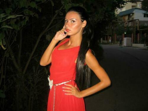 Hi! Bin aus dem hohen Norden und bin neugierig auf alles Neue! Um ehrlich zu sein: Ich bin vergeben, aber der Kick fehlt in der Beziehung und daher schaue ich mich hier um. - Direkt zum Profil => rb.gy/qa5pif