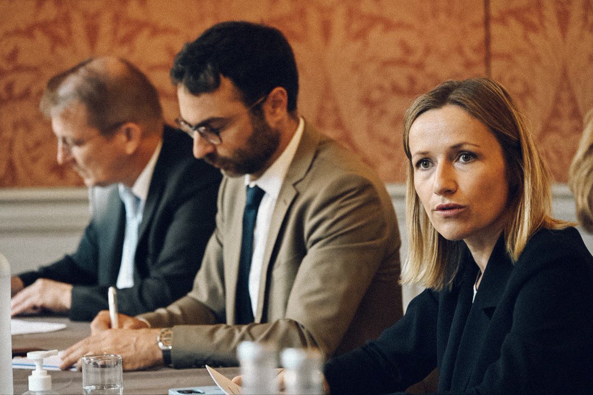 🖥️ Avec <a href="/ChristopheBechu/">Christophe Béchu</a>  et <a href="/MFesneau/">Marc Fesneau</a>, j'ai pu échanger ce matin avec les professionnels nationaux et girondins, des forêts et de la filière bois. Nous avons tenu à rappeler la mobilisation interministérielle sur le chantier national de reboisement et de prévention des feux. 1/2