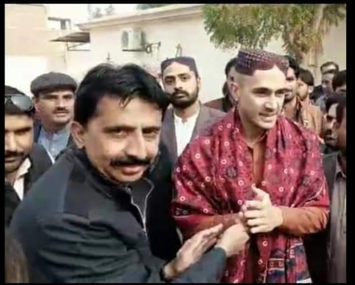 asifhyder1's tweet photo. اِنّا لِلّٰهِ وَاِنّا اِلَيْهِ رَاجِعُوْن
#RIP #MuradChandio (@mohamma00475474) 😢😢
#PPPSB #Warah #Larkana
#FatimaBhutto (@fbhutto) #ZulfikarAliBhuttoJr (@BhuttoZulfikar) https://t.co/huENBagE4I