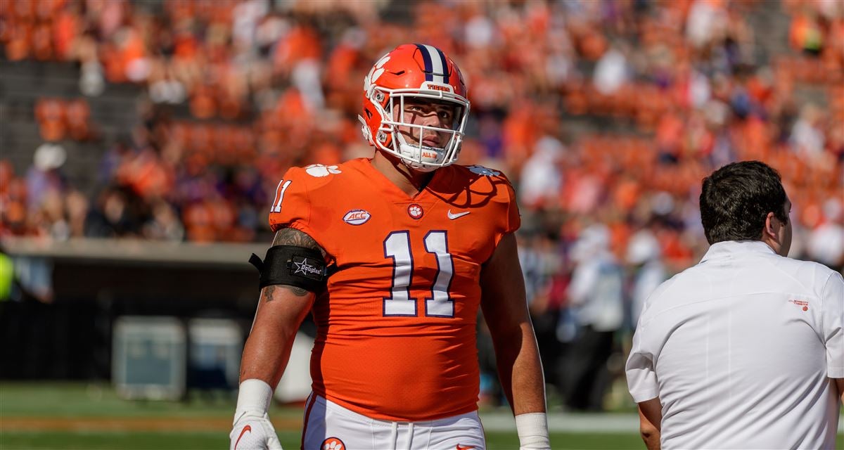 ● DT Spotlight ●

Bryan Bresee - Clemson

• Bresee is one of the top returning players in #CFB. When healthy he's a force. In his career he has 36 Tackles, 9.5 Tackles for Loss, 5.5 Sacks, 2 Pass Breakups and 1 Forced Fumble.