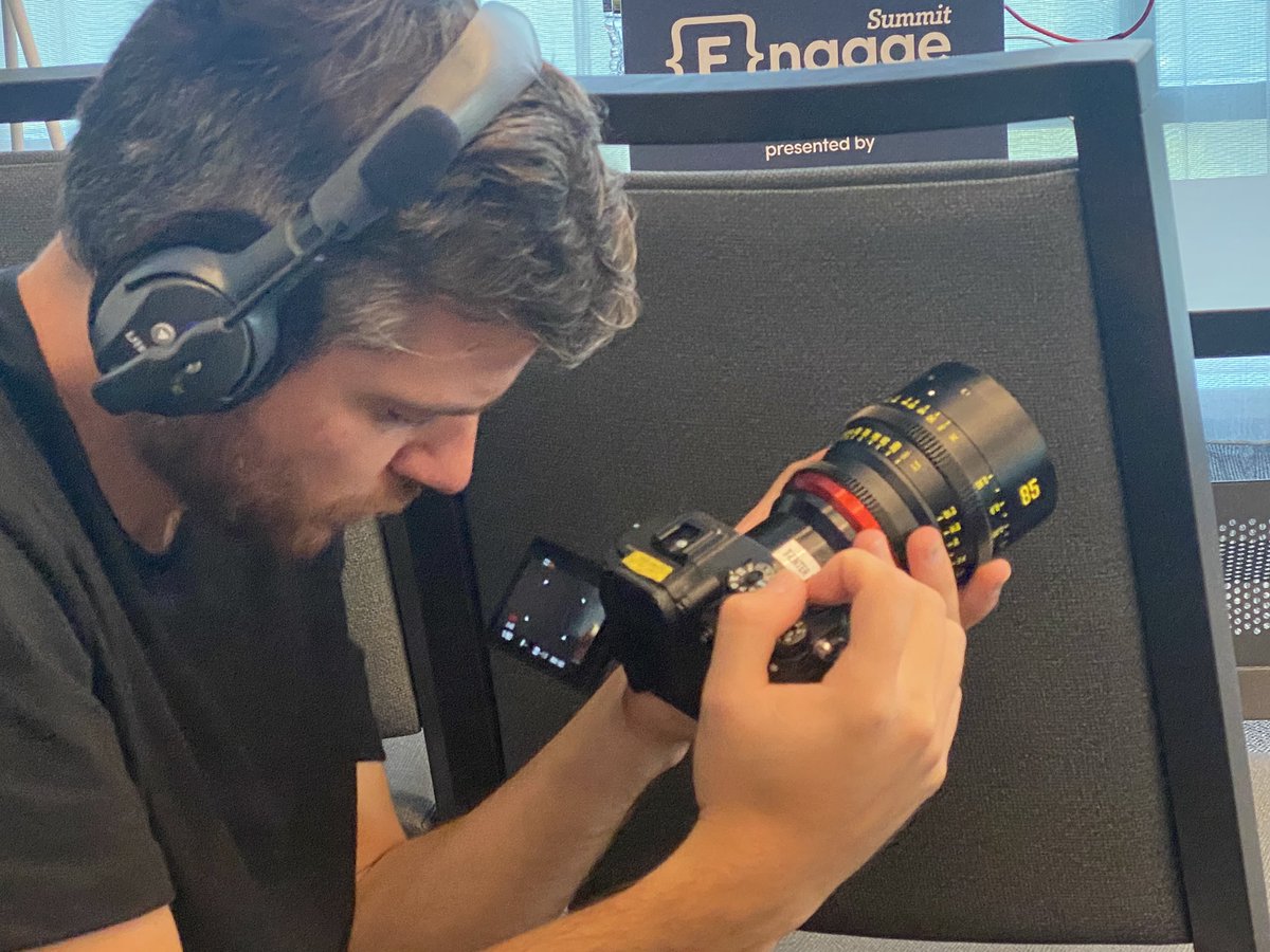 TechnicallyToya's tweet photo. #behindthescenes the videographers moved stealthily throughout the event. They never got in the way and still managed to get their shots. #engagesummit courtesy of @Element451crm is truly an experience. https://t.co/ONjzKFg0O2