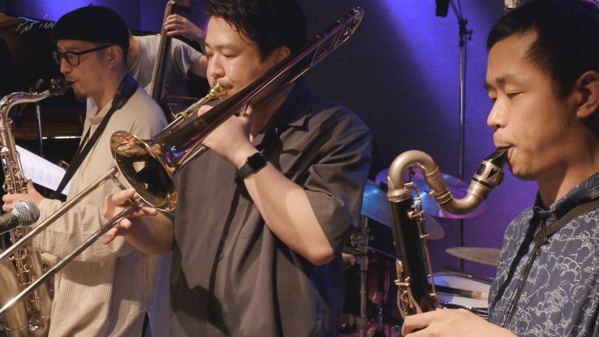 pit_inn_'s tweet photo. Today’s <Octagon> show is over!
The archive will be available for streaming for a month. Please enjoy!
https://t.co/p9wH0S26jT
#pitinnnetjazz
#shinjukupitinn
#Octagon
#KoheiAndo #sax #flute
#RyoichiYamaki #sax #flute #clarinet
#KensukeMiyaki #sax #clarinet https://t.co/UVcry3IpKx
