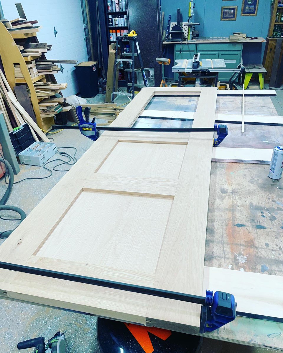 FDesignxo's tweet image. Building 8 white oak barn doors. Check us out on Ig @fournancesdesignco