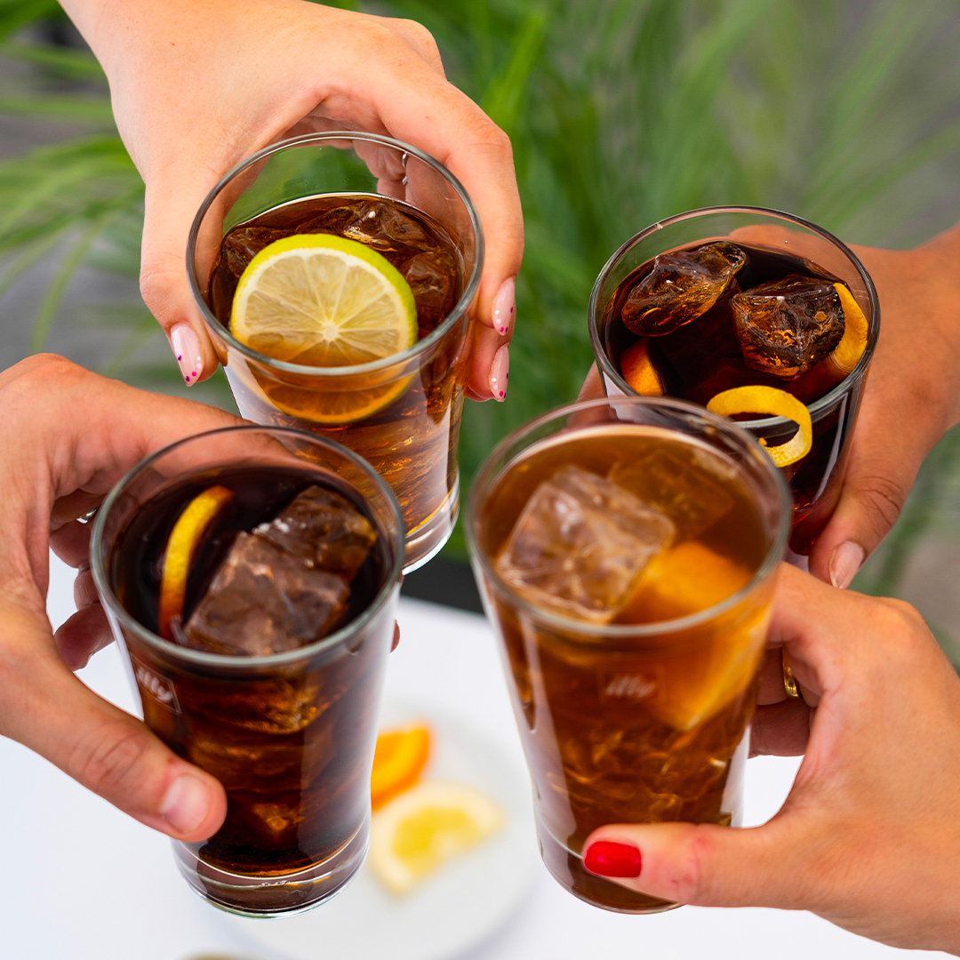 illyUSA's tweet photo. An aperitif in good company is the perfect way to complete your summer days. Enjoy your favorite cocktail with a twist of illy Cold Brew to make it memorable.
#LIVEHAPPilly #illyColdBrew #illySummerDrinks #illyColdBrewCocktails #GinTonic #VodkaLemon #Americano #Spritz https://t.co/Fo6jgi1dpZ