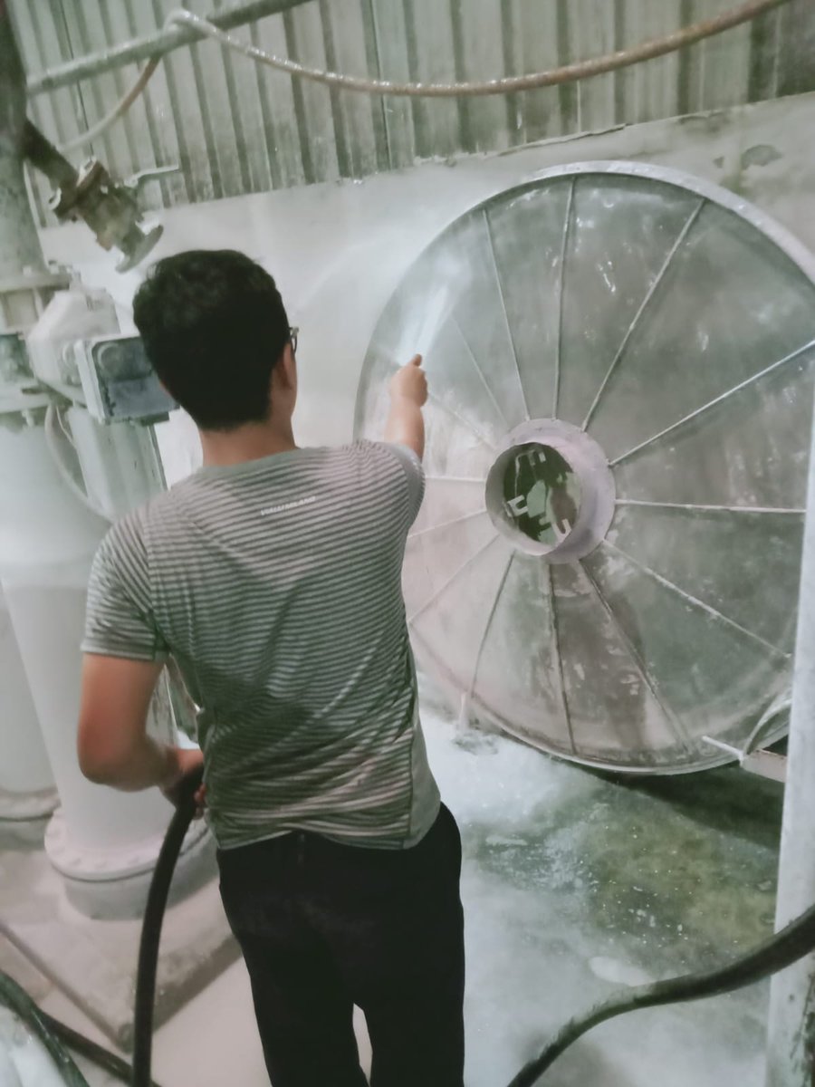 gerryhiphip's tweet photo. Cleaning mesh https://t.co/f47HNE4GLG