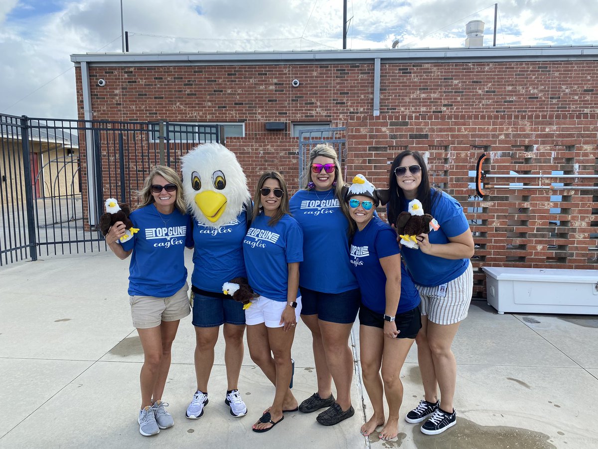 We feel the need…the need for speed! #TopGunEagles ✈️ #SheMadeItAcross #RiseHigh <a href="/ericapresley2/">ericapresley</a> <a href="/FESeaglesAP/">Silvia Henderson</a>