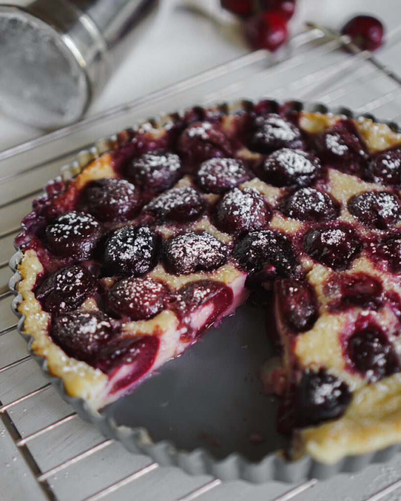 SimplySweet_705's tweet photo. Cherry clafoutis is a super simple French classic recipe with sweet plump cherries baked in a buttery silky custard. It’s utterly divine and this dessert should be a must on your baking list!

Get the Recipe: https://t.co/mhAGWB1m7l https://t.co/BbD41Ksr2C